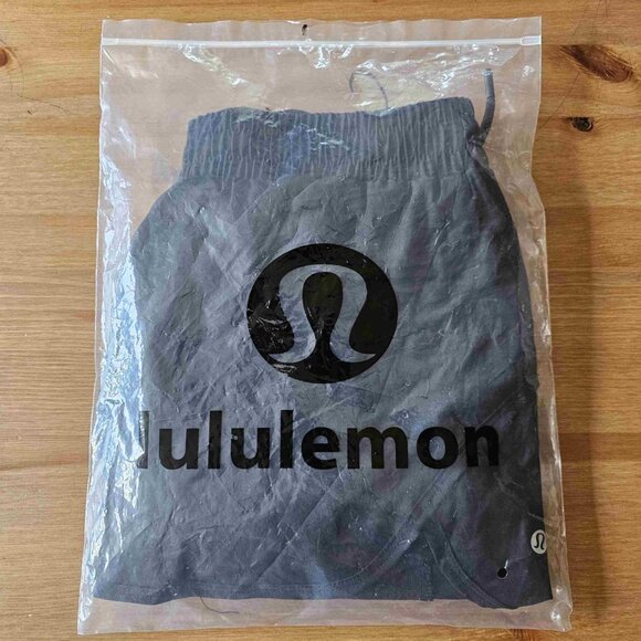 Lululemon Short, Women's, US 8, Black NWT - Picture 6 of 7